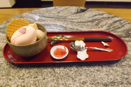 「Ji Matcha」の桜アイスクリーム